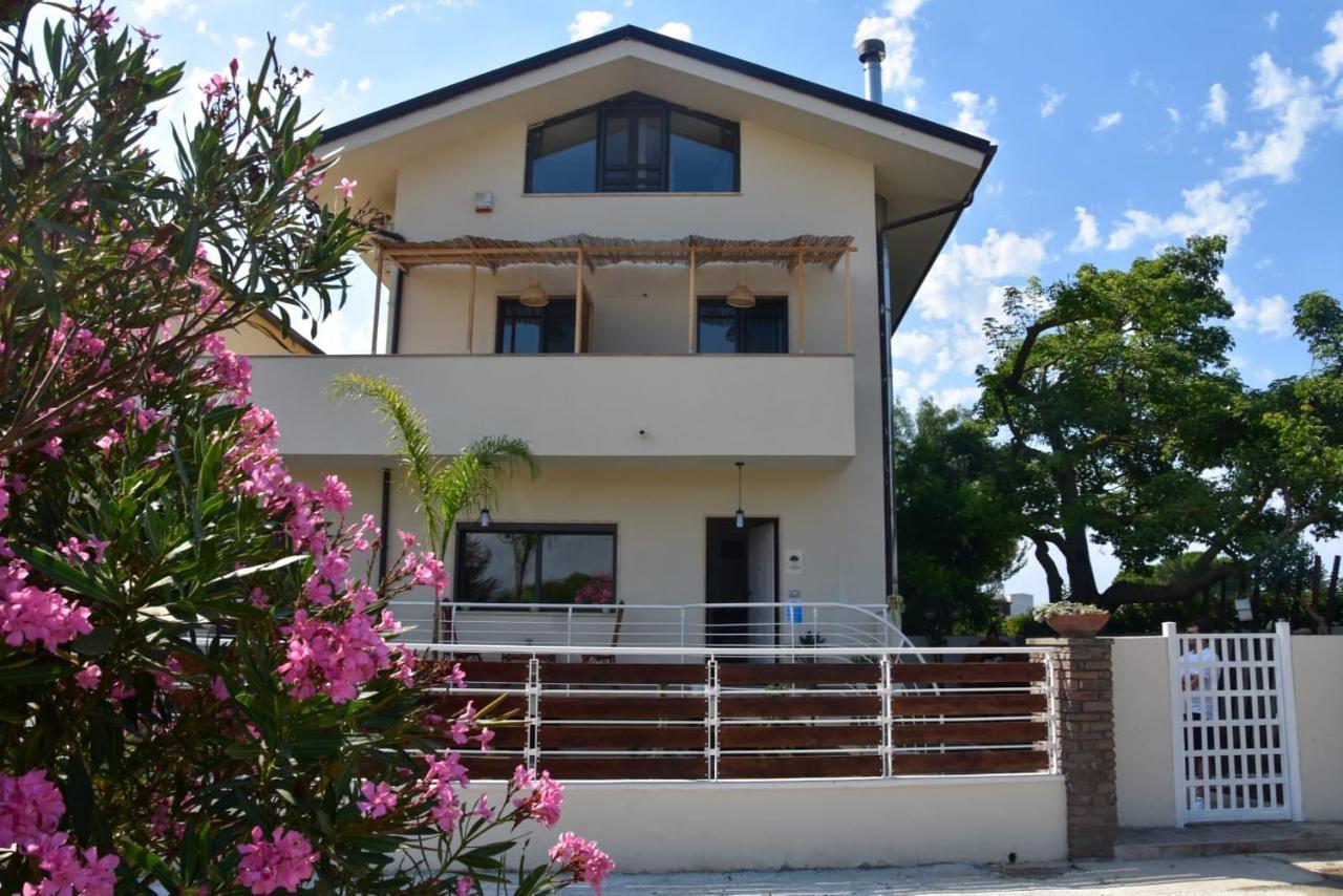 La Ceiba Speciosa Bed & Breakfast Capaccio Dış mekan fotoğraf